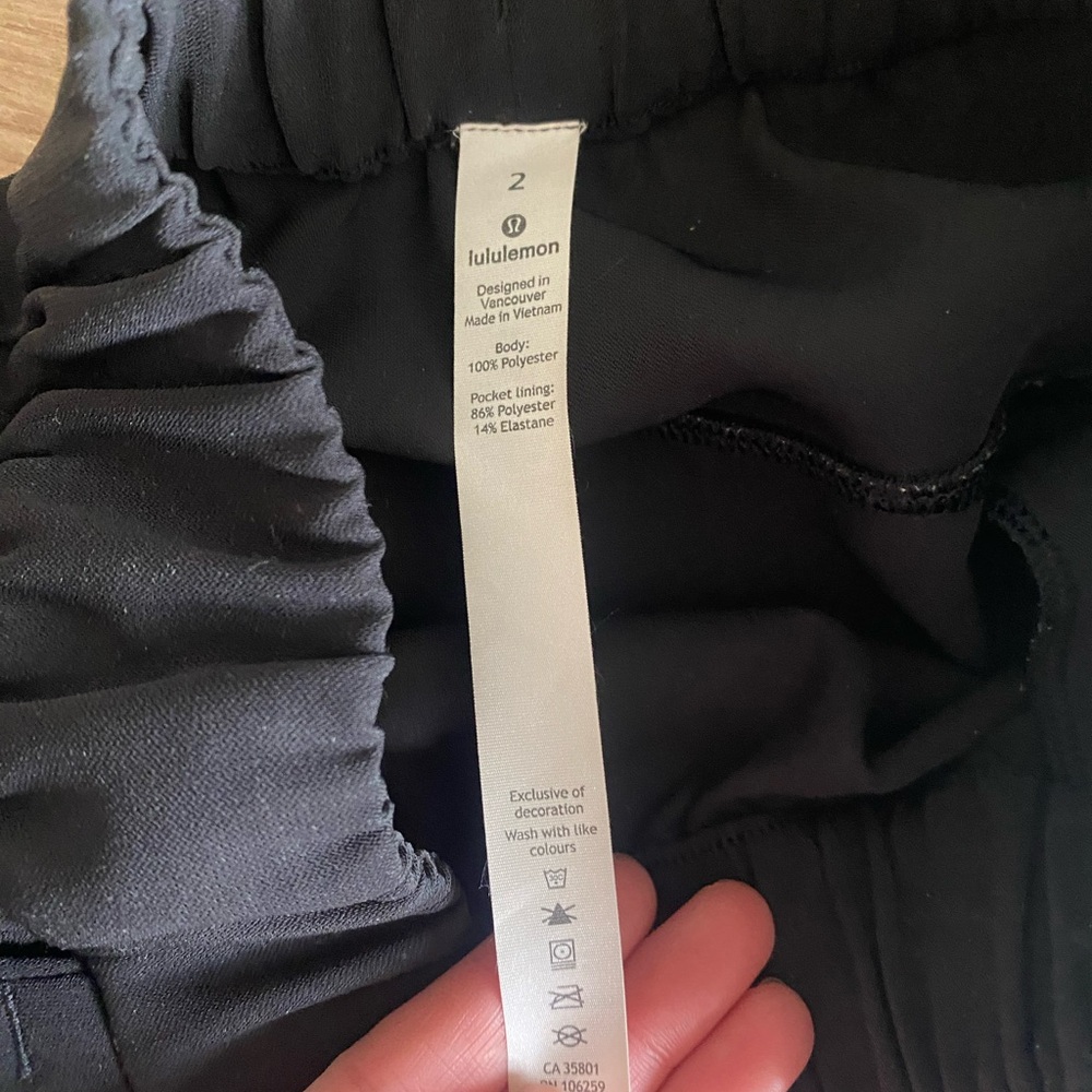 Lulu lemon black skirt